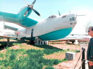 649647