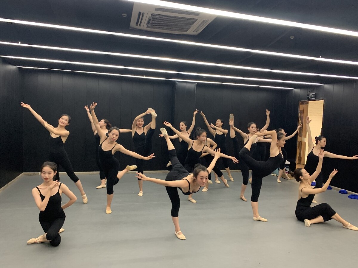北京舞蹈学院舞蹈柔美