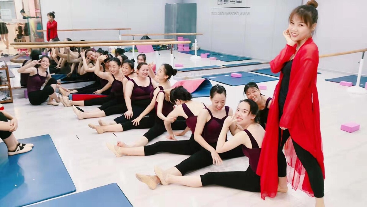 北京舞蹈学院舞蹈柔美