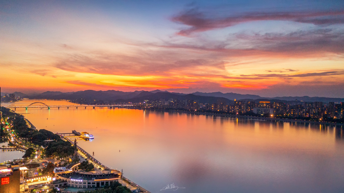 钱塘江不舍夏天