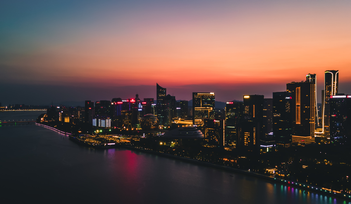 杭州钱江新城cbd暮色时分灯光未至