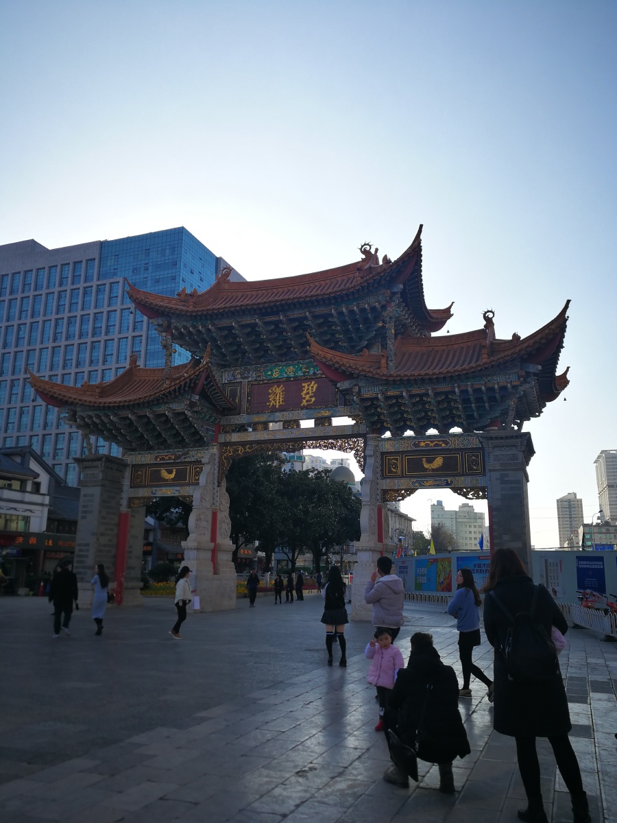 打卡云南昆明市中心,南屏街,金马碧鸡坊