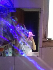 433084
