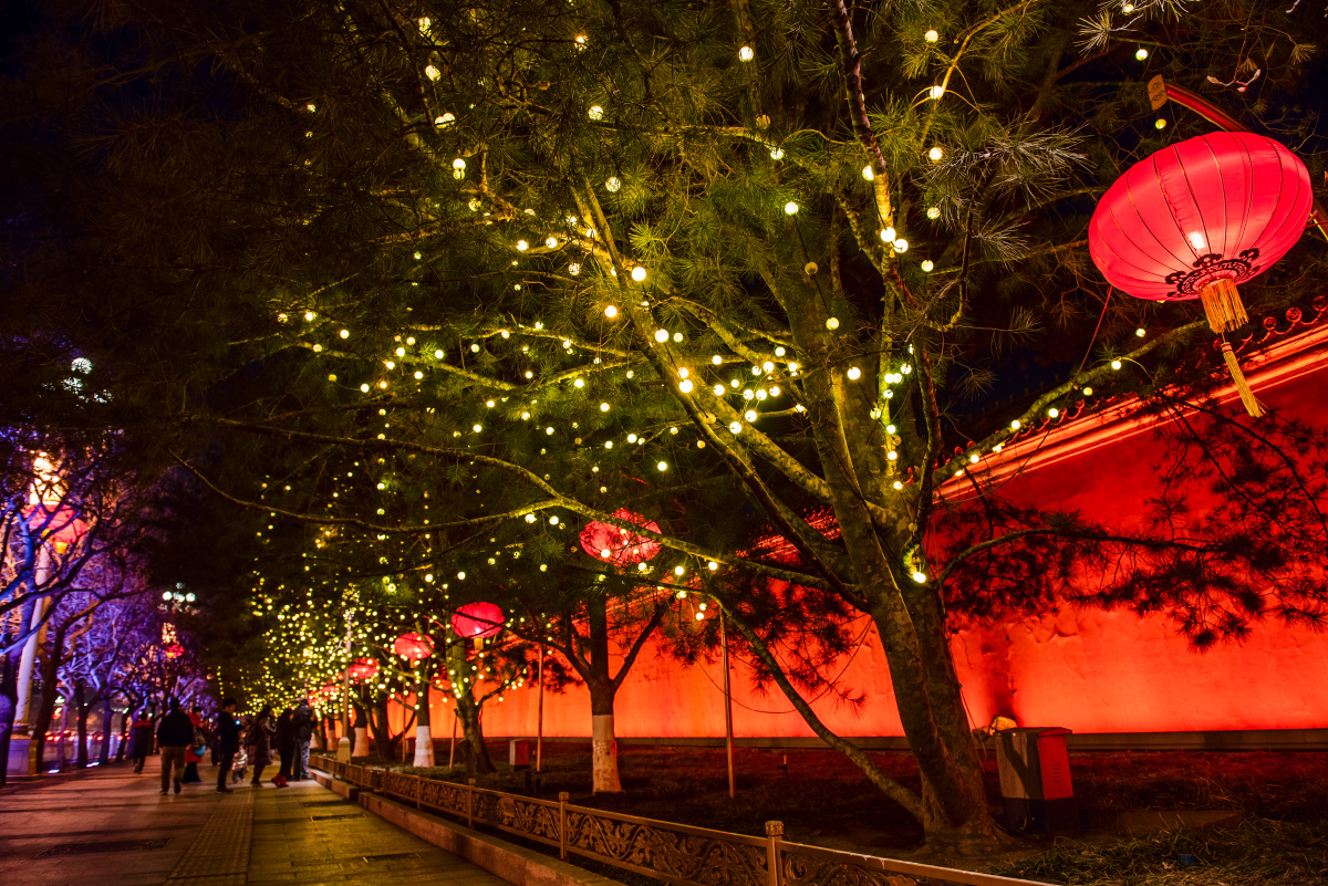 长安街上闹花灯