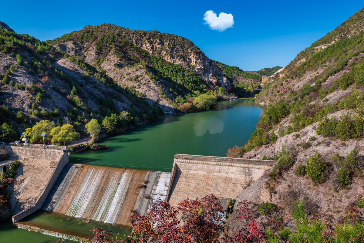 鸳鸯湖水库 - 秋水长天 - 图虫