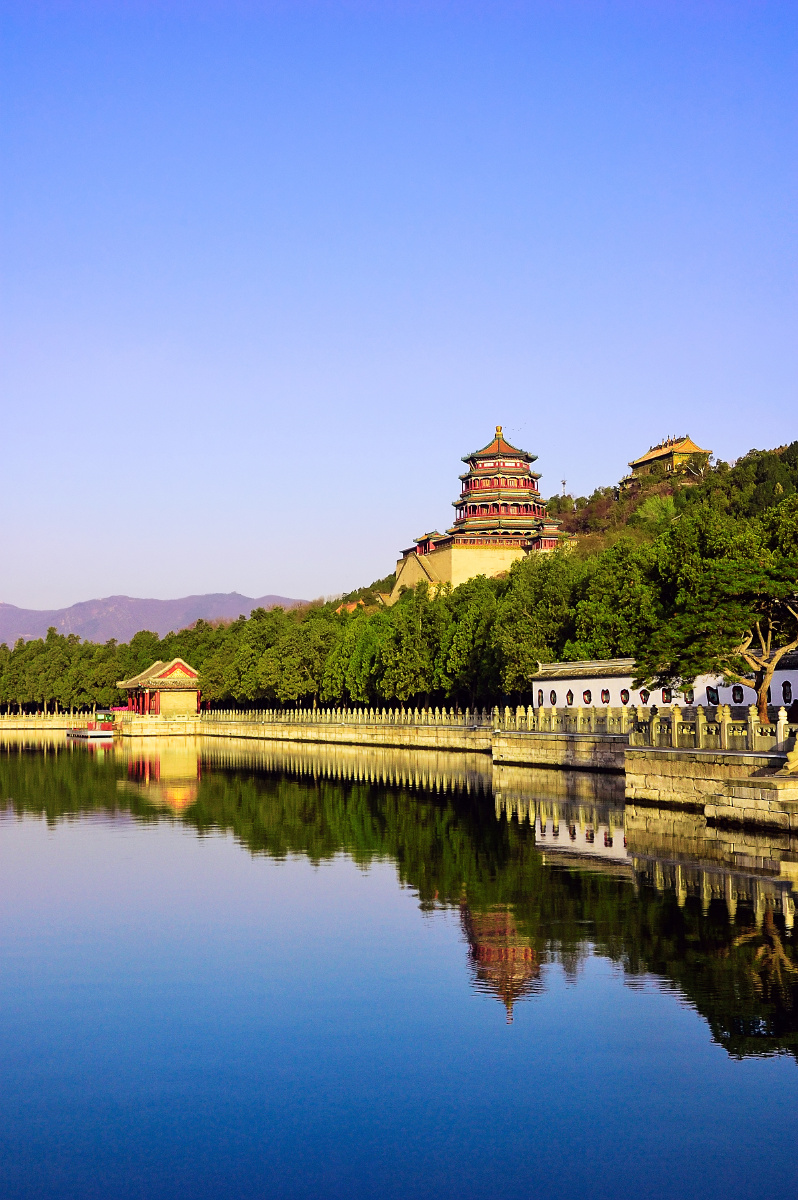 晓看红湿处花重锦官城