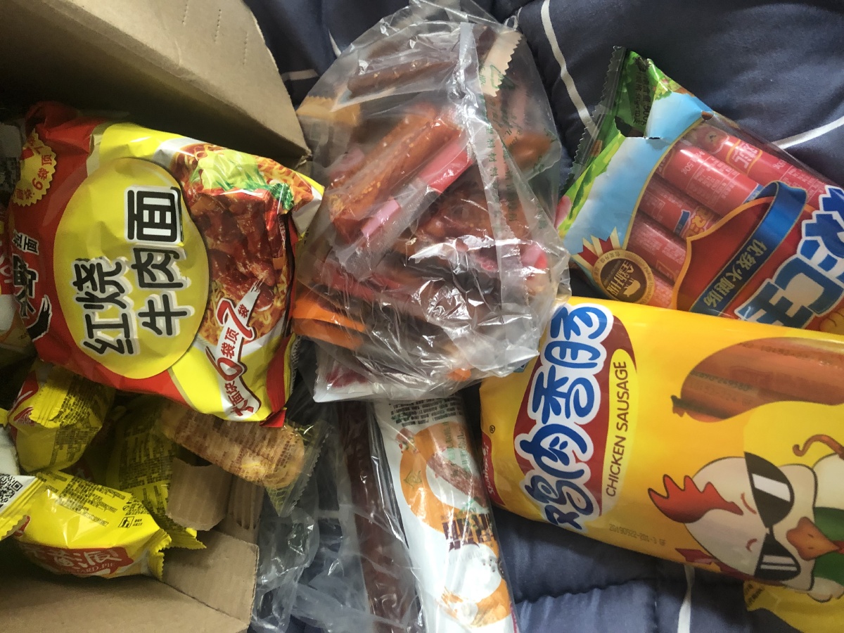 卫龙辣条硬硬的,卫龙硬硬的那种辣条