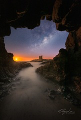 海洞月出