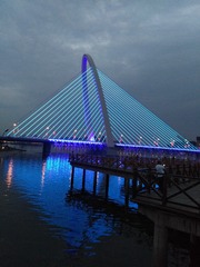 366008
