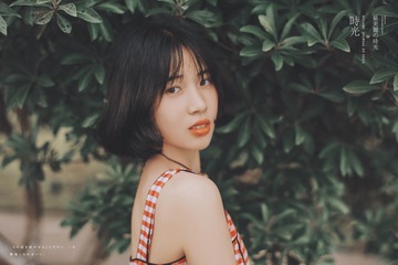 1950744