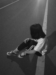 943559