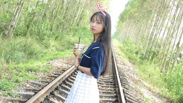 605803