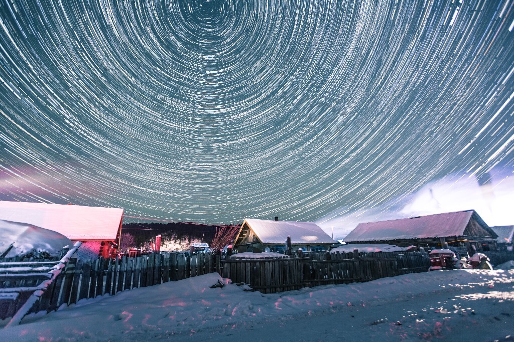 北红村上空的星轨