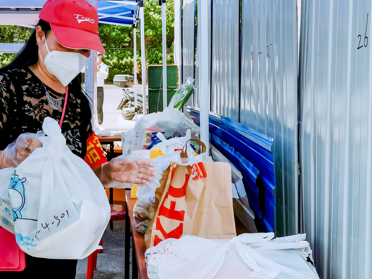 封闭小区之北京回龙观龙锦苑六区纪实-收外卖
