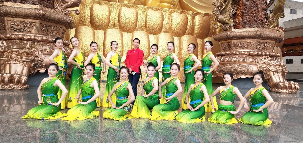 傣族关于葫芦丝舞蹈