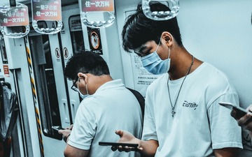 910194