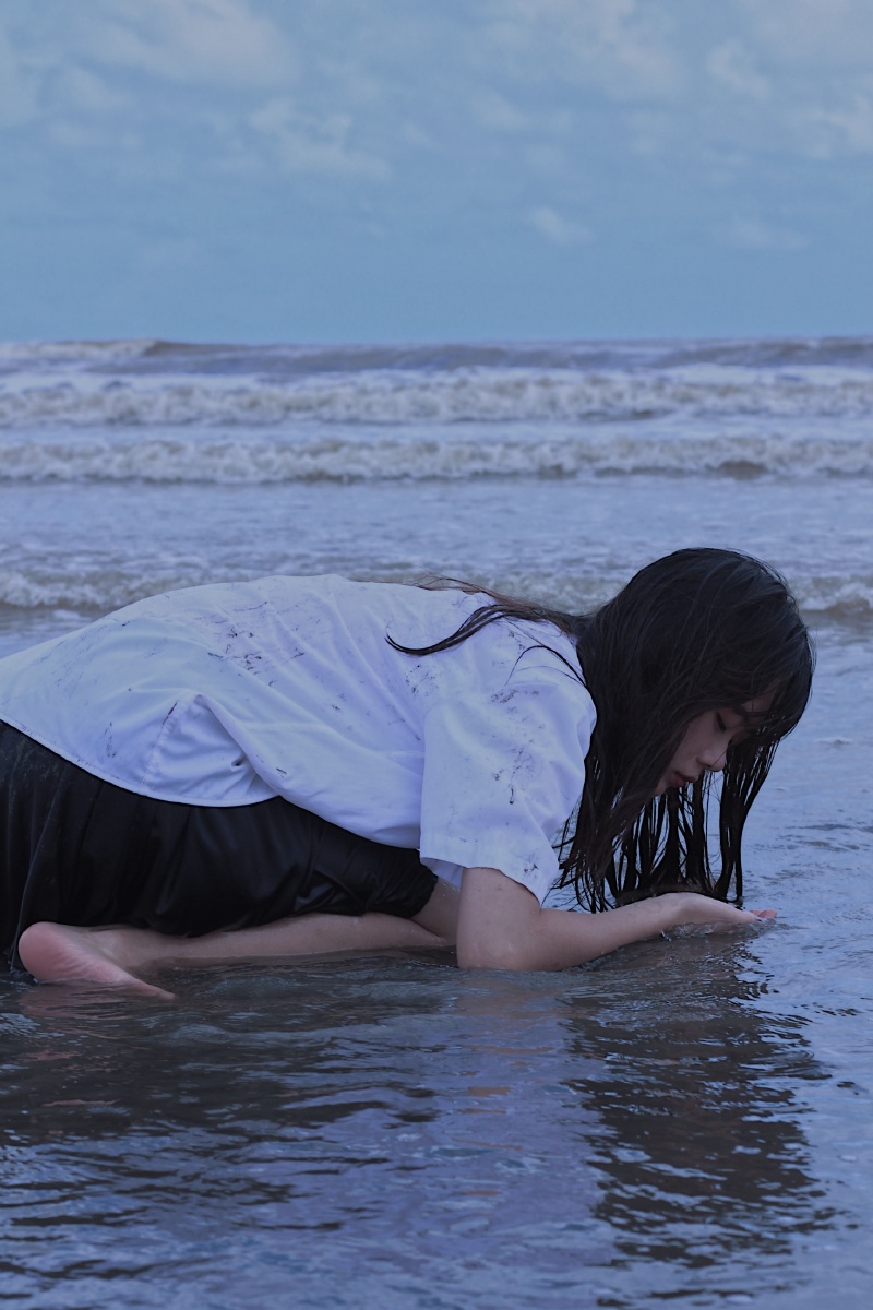 我们都在各自的沼泽里挣扎吧