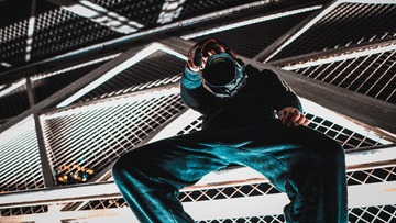 001