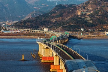 蛟龙出海