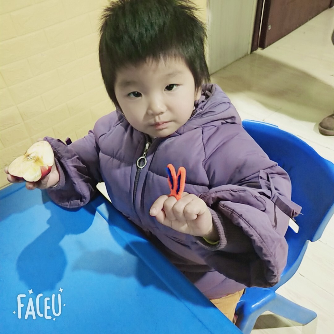 幼儿园梳头发图片大全