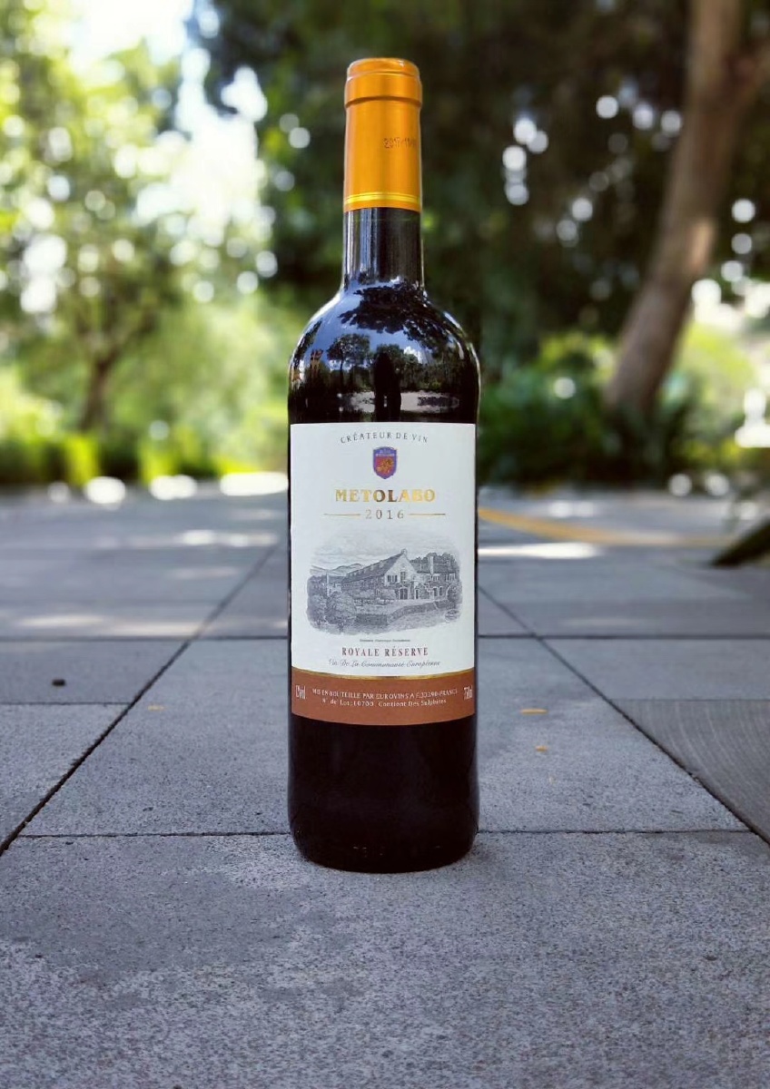 广州红酒进口商黄海燕 - 图虫