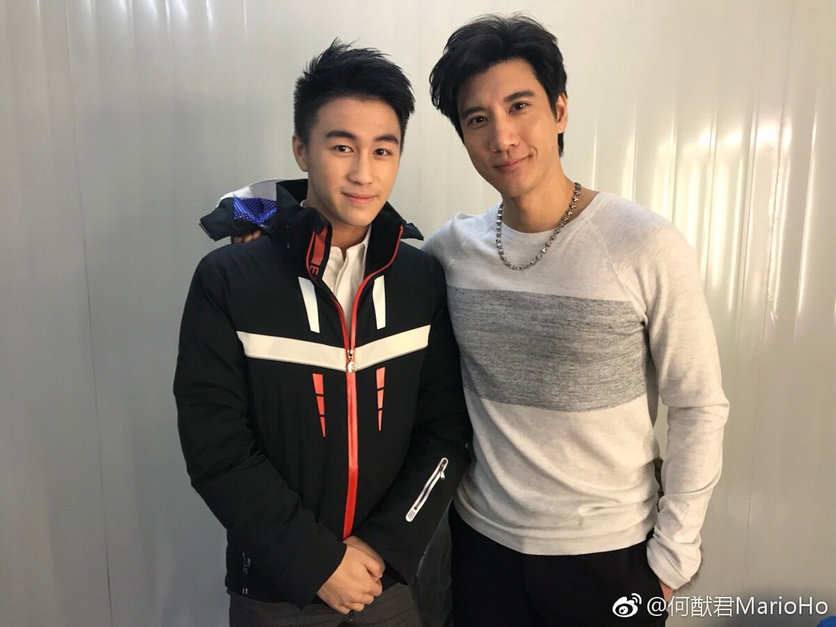 演员洪剑涛的生活照片