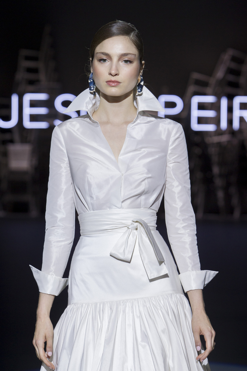 初见lofoten印象 br /> 这里的天气变化无常,暴风雪中的坚守终于等到