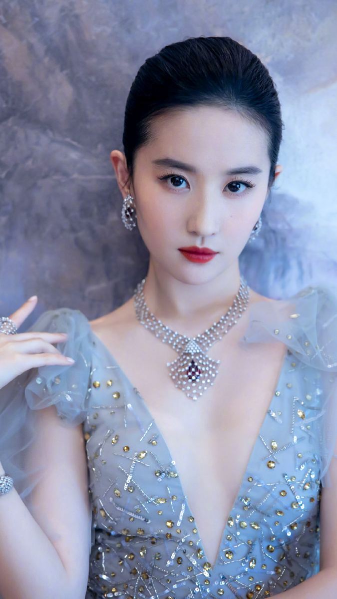 尚美大使刘亦菲出席活动现场和写真图集