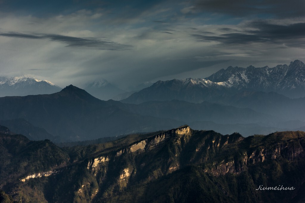 牛背看山