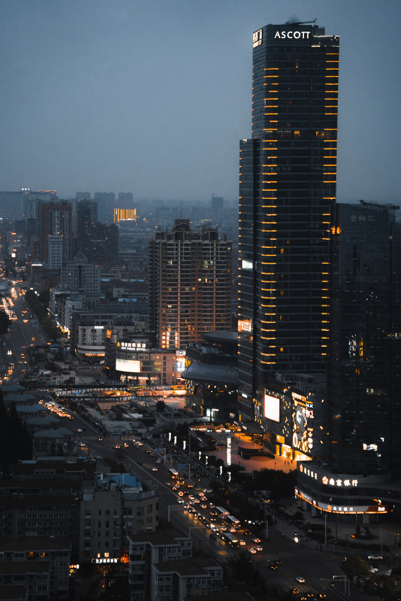 夜幕下的南通车水马龙俯瞰城市的美景