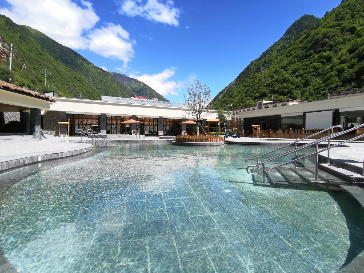 咸阳温泉酒店团购，咸阳有哪些温泉游泳池?