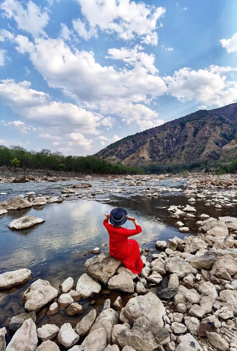 红河谷千年梯田红米饭稻花鱼云南哈尼族世代居住的地方