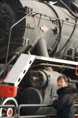 301687