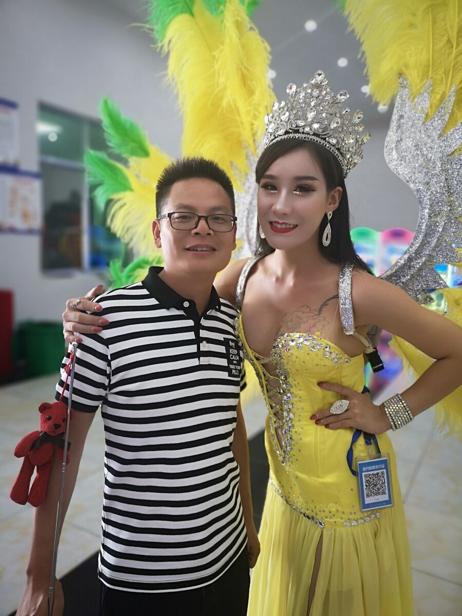 兼职模特公司要你交钱拍照