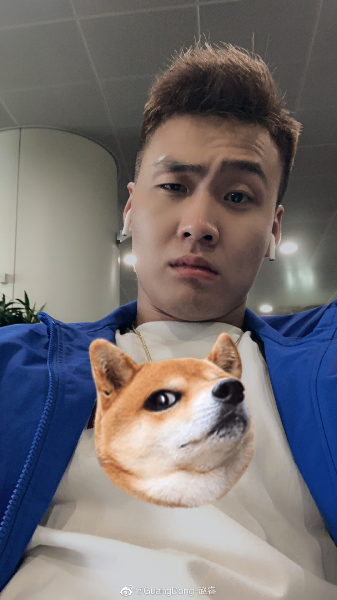 我睿哥痞帅的样子太迷人了