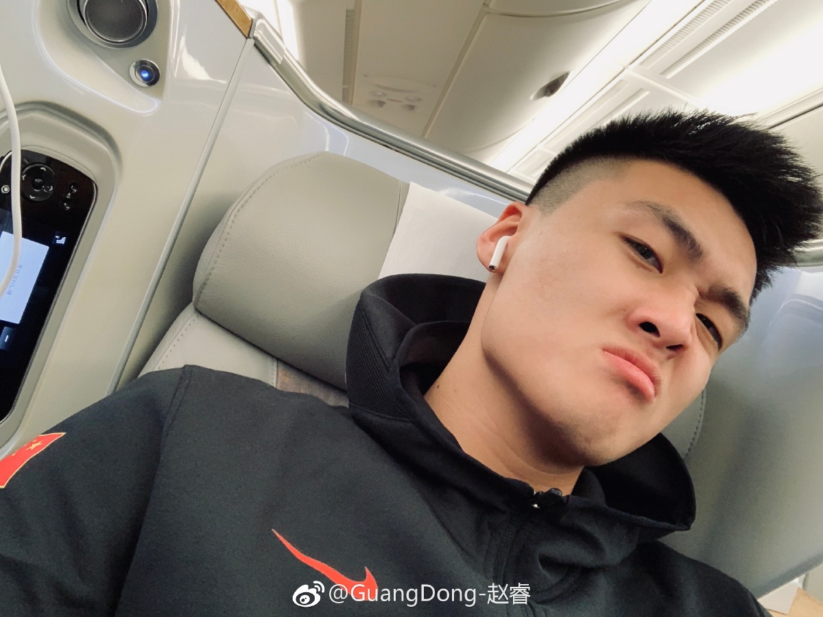 我睿哥痞帅的样子太迷人了