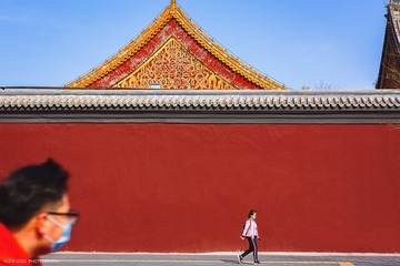 同在蓝天下