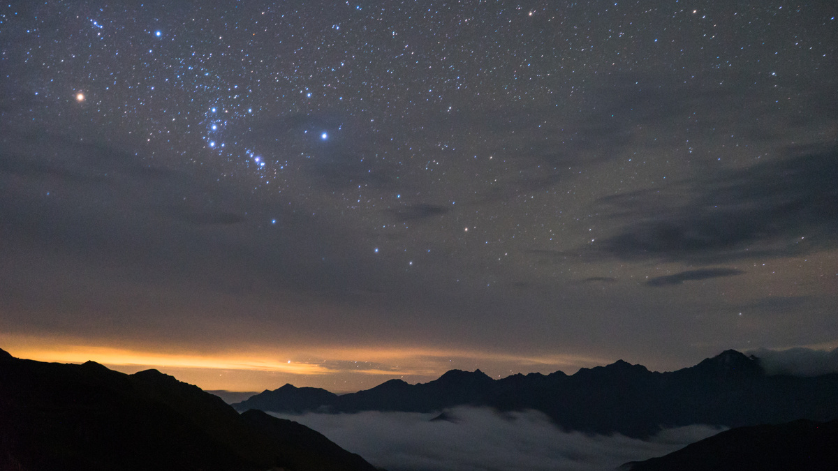 巴郎山-云海上的猎户
