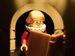 Shakespeare-LEGO-Version-HongjiaLiu-Frame-00001
