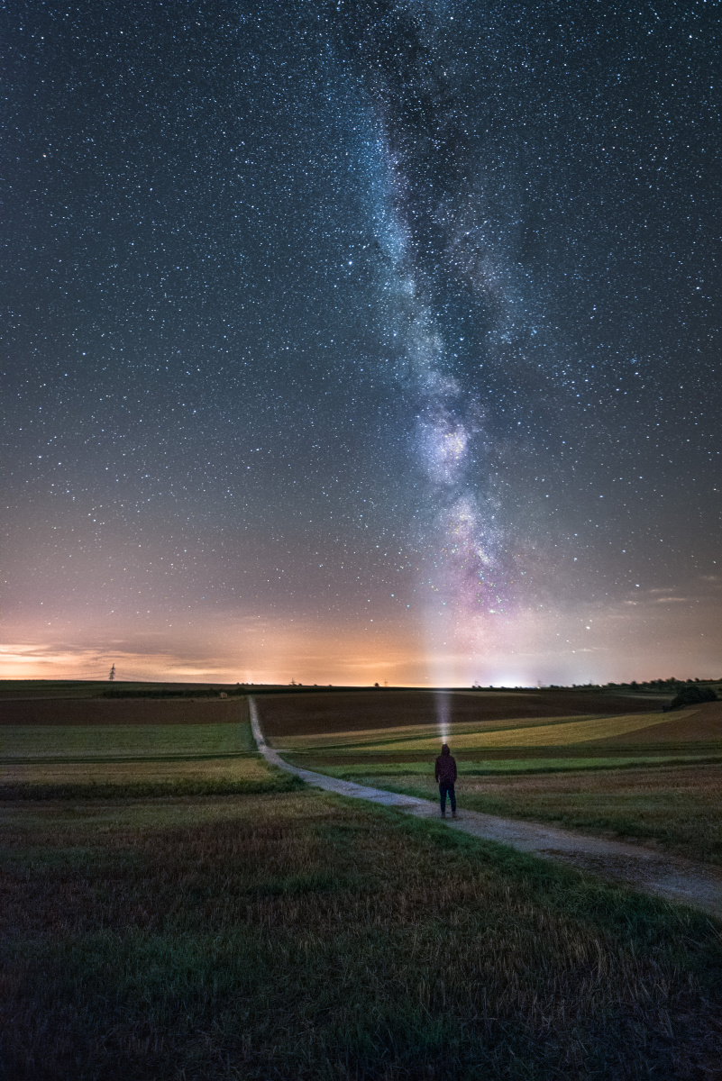 能看见银河的夜晚站在广阔的田地,我彻底地亢奋了