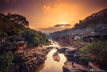 夕阳下的中山古镇
