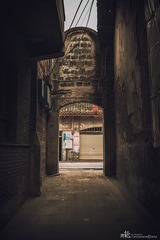 巷外是现代世界