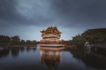 雨中的洛带