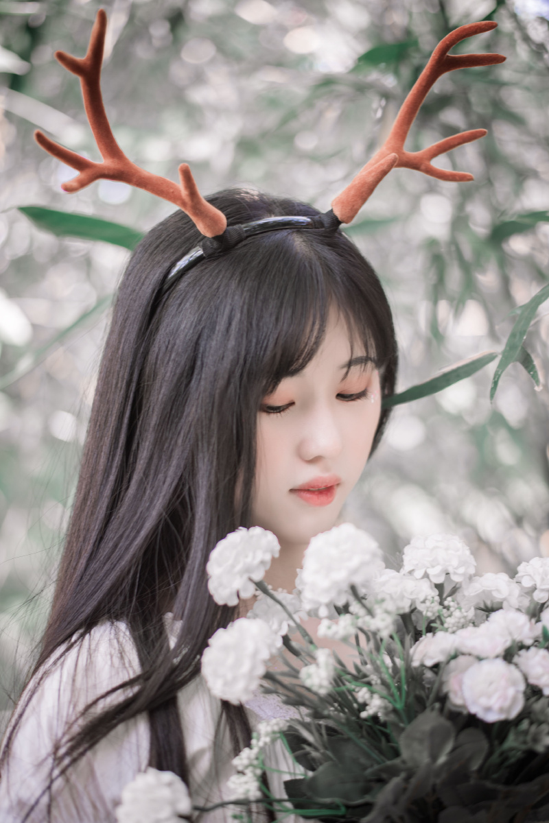 森系人像少女鹿