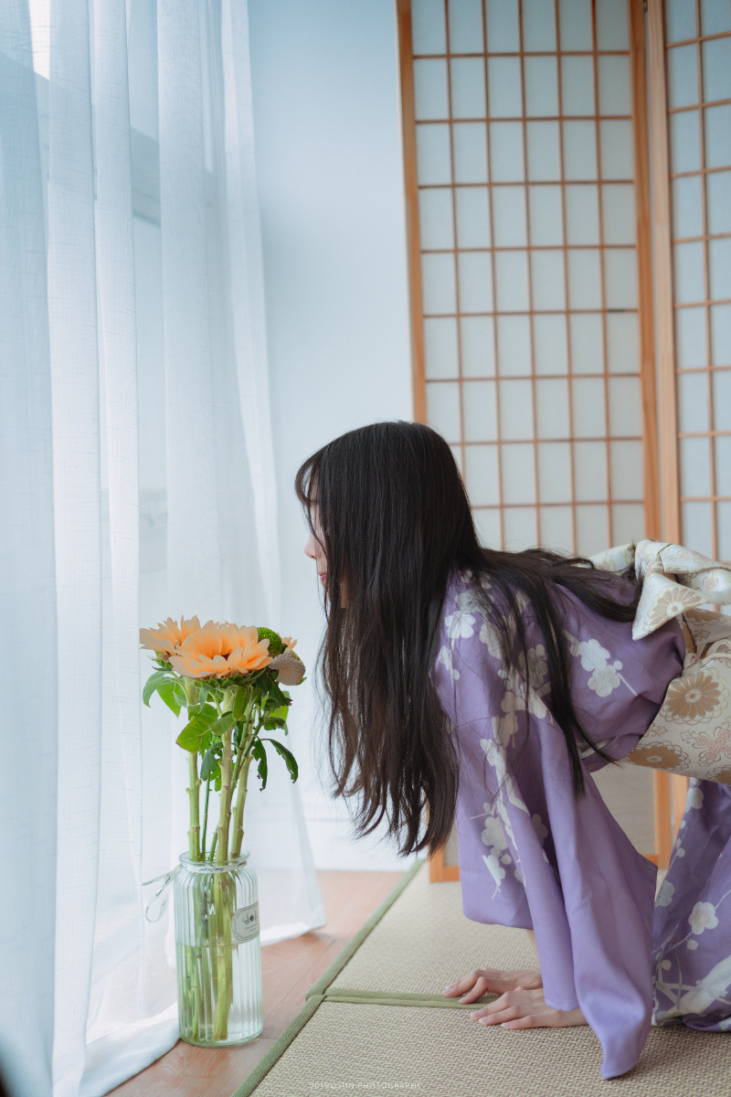 室内和服性感人像少女写真