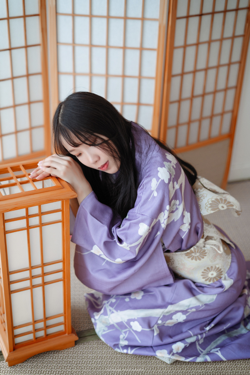 室内和服性感人像少女写真