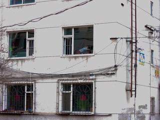 窗子里的小孩-1
