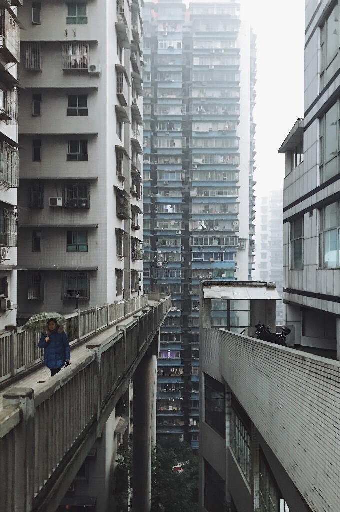 雨中天桥