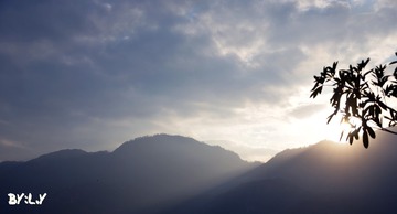 山间的阳光