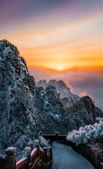 雪后日出